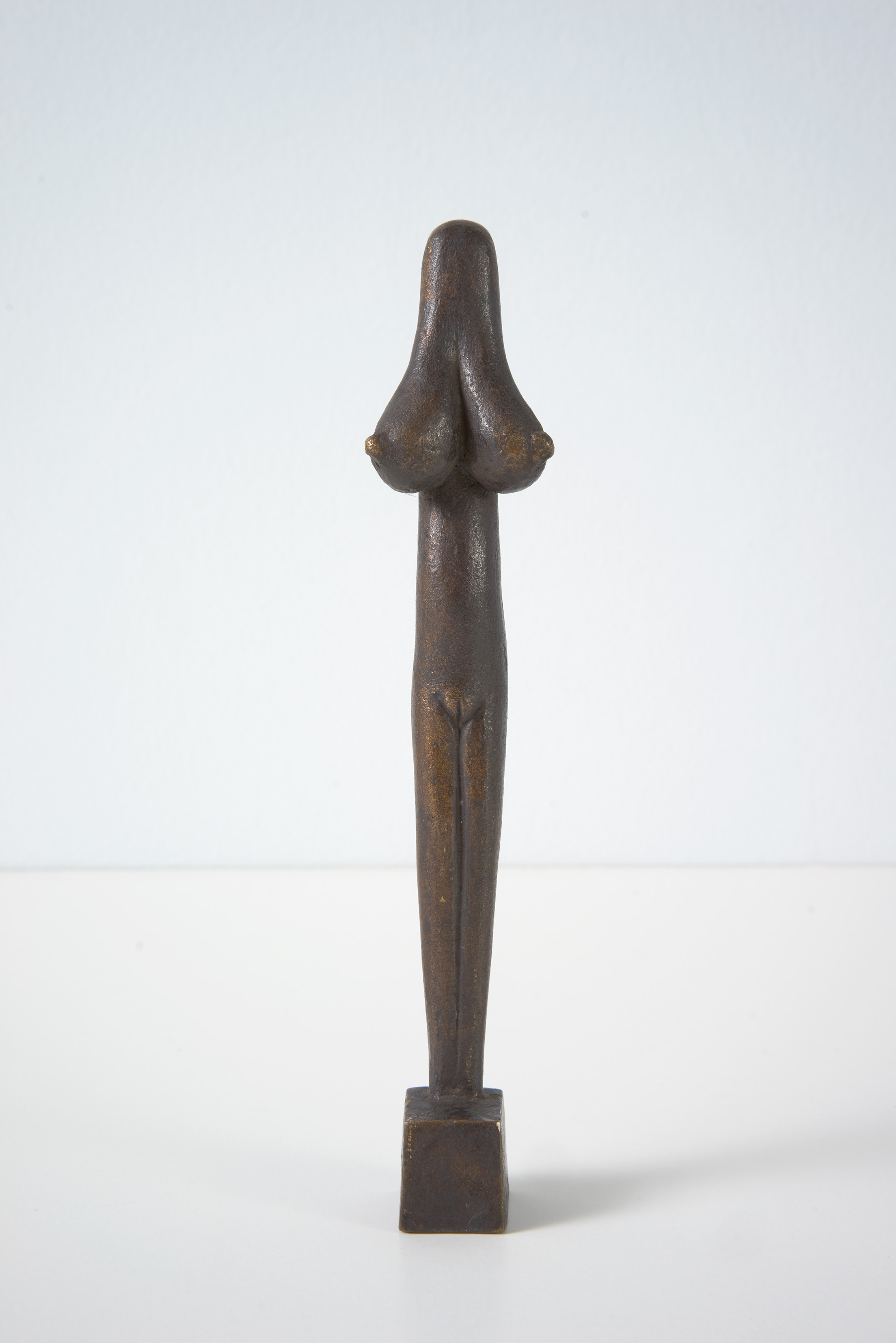 Gustav Seitz, Idol, 1968, Bronze, dunkel patiniert, Foto: Heinz Pelz