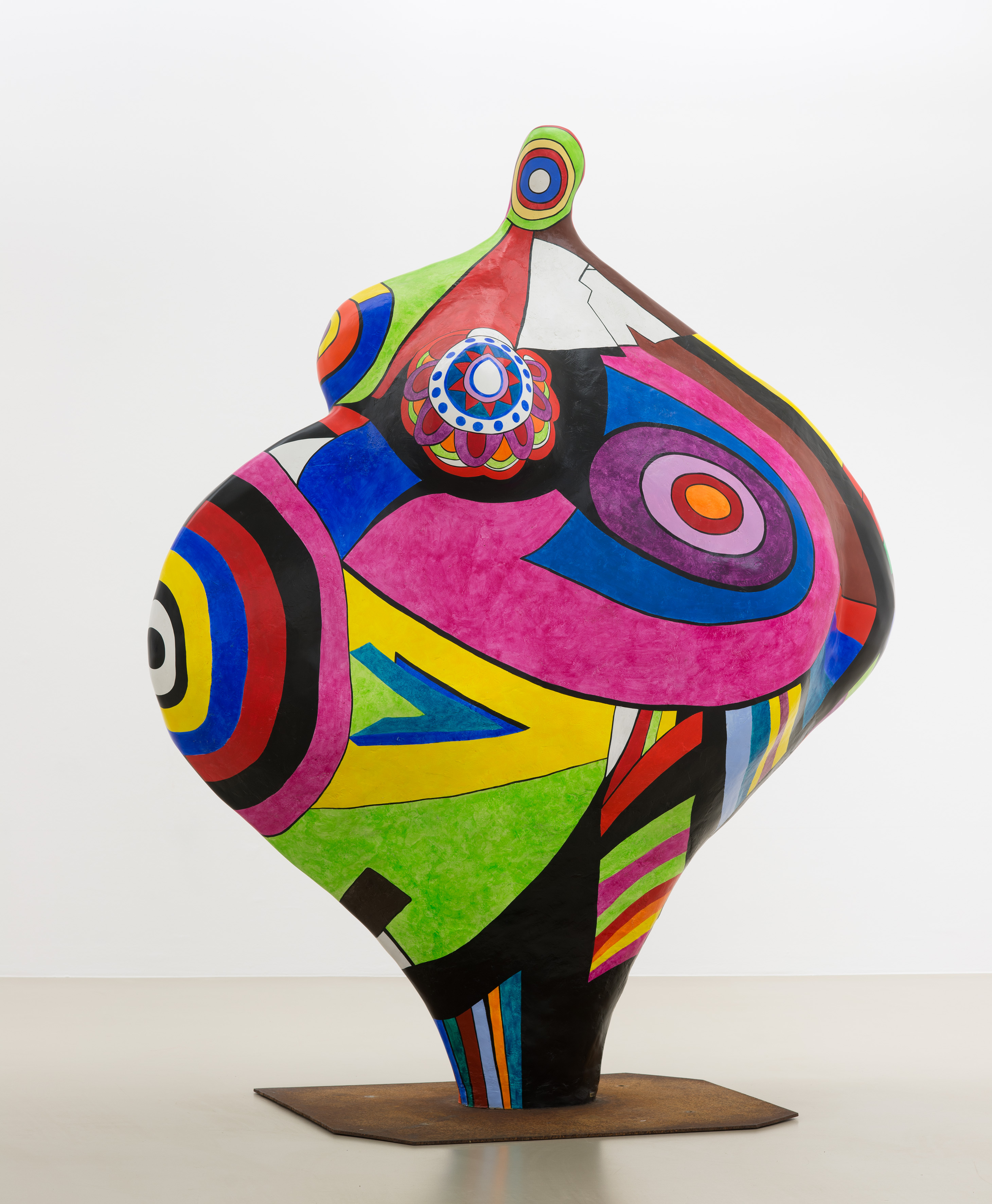 Niki de Saint Phalle: Gwendolyn, 1966-1990, Polyester, beschichtet, Farbe, auf Metallbasis, 252 x 200 x cm 125, Sprengel Museum Hannover, Schenkung Niki de Saint Phalle. Foto: Sprengel Museum Hannover. Fotograf: Herling/Gwose/Werner, Sprengel Museum Hannover. © N.C.A.F. – Donation Niki de SAINT PHALLE – Sprengel Museum Hannover. © VG Bild-Kunst, Bonn 2016