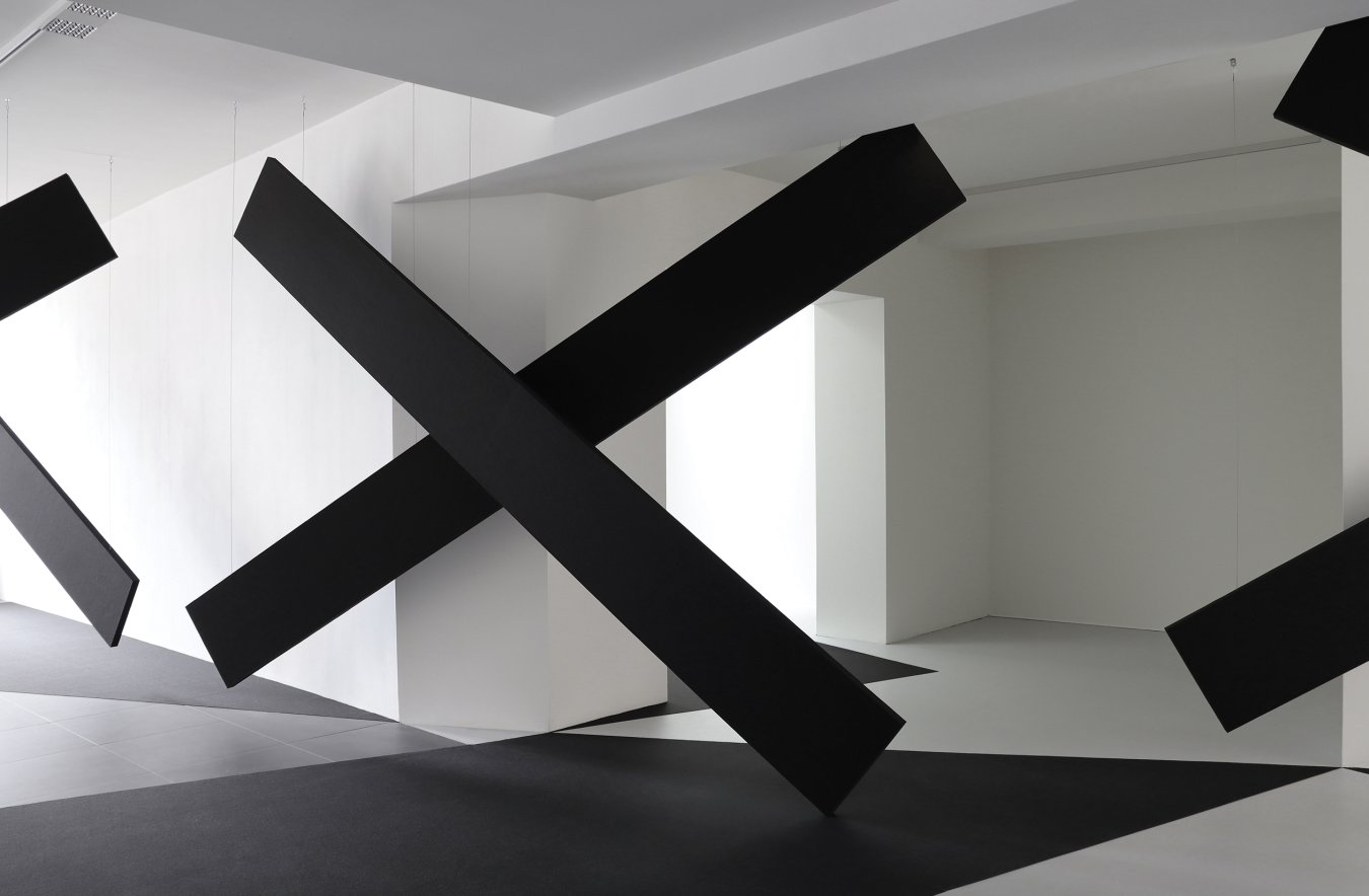 Christian Helwing, cruX, 2023. Ausstellungsansicht: Stadtgalerie Künstlerhaus Lauenburg. Mit freundlicher Genehmigung des Künstlers.